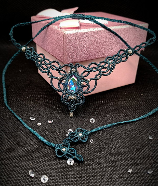 Colier macrame elegant verde cu cristal Swarovski