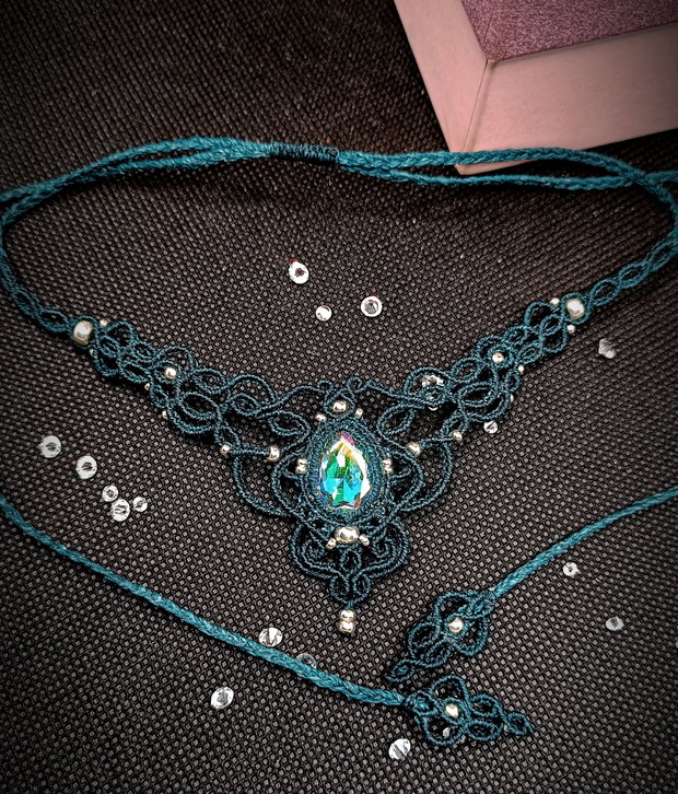 Colier macrame elegant verde cu cristal Swarovski