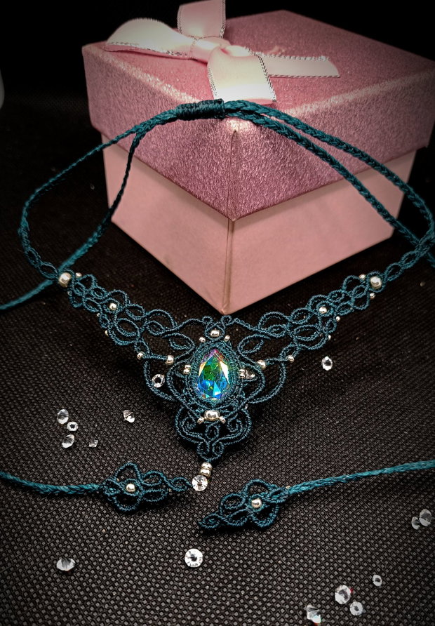 Colier macrame elegant verde cu cristal Swarovski