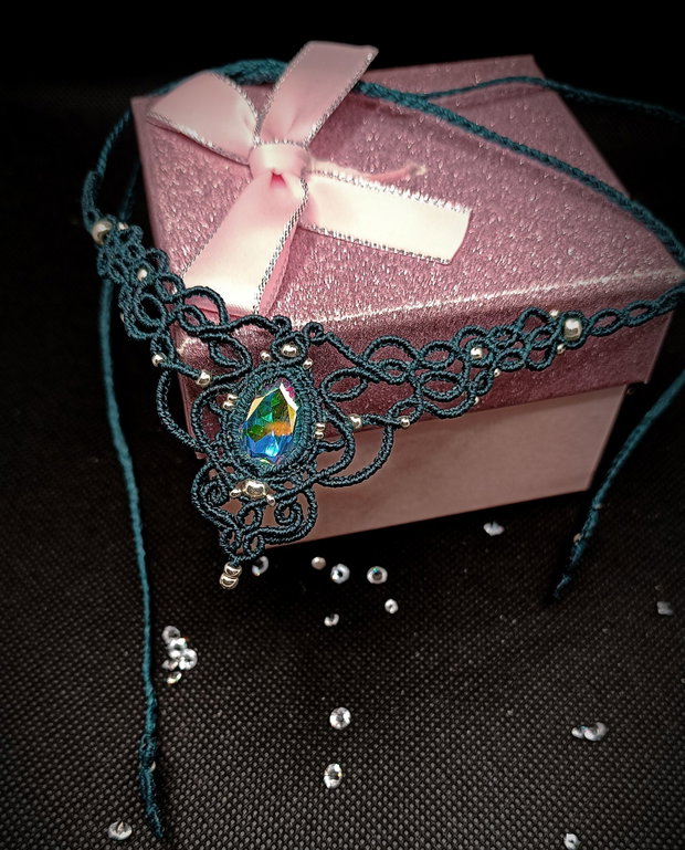Colier macrame elegant verde cu cristal Swarovski