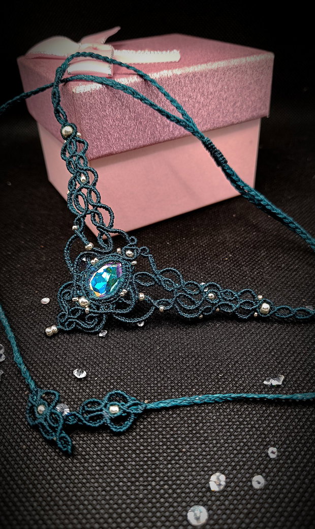 Colier macrame elegant verde cu cristal Swarovski