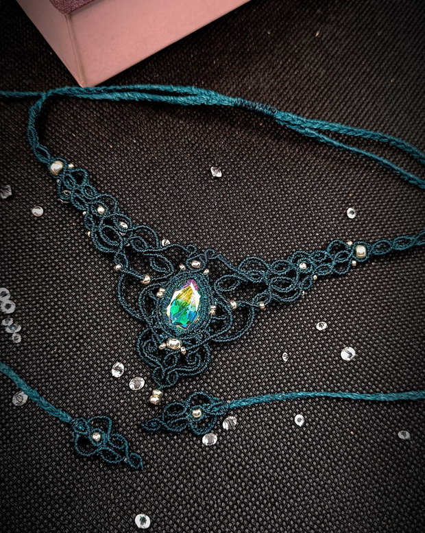 Colier macrame elegant verde cu cristal Swarovski