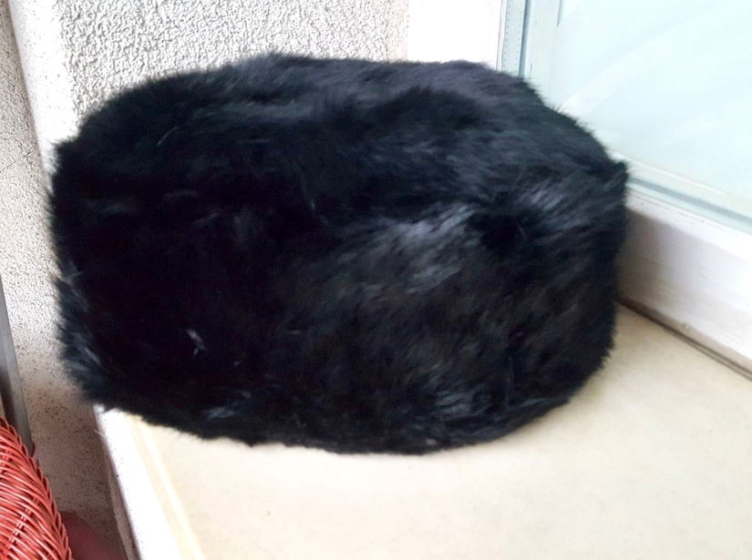 TOCA DIN BLANA NATURALA FINA SI MATASOASA MARIME 60