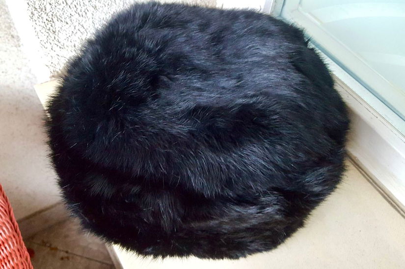 TOCA DIN BLANA NATURALA FINA SI MATASOASA MARIME 60