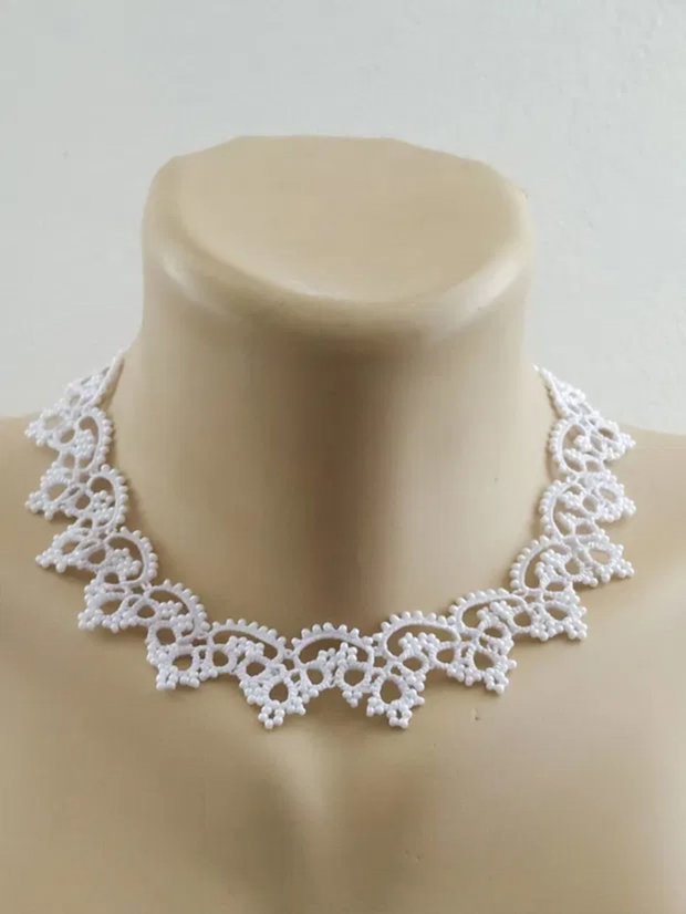 Colier alb, la baza gatului din dantela frivolite, colier dantela alba, bijuterii unicat, bijuterii tatting