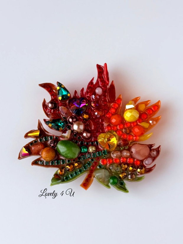 Broșă elegantă frunză de toamnă handmade cu pietre semiprețioase citrin, jad, unakit, jasp, coral, carneol bijuterie unicat cadou cu semnificație LOVELY 4 U