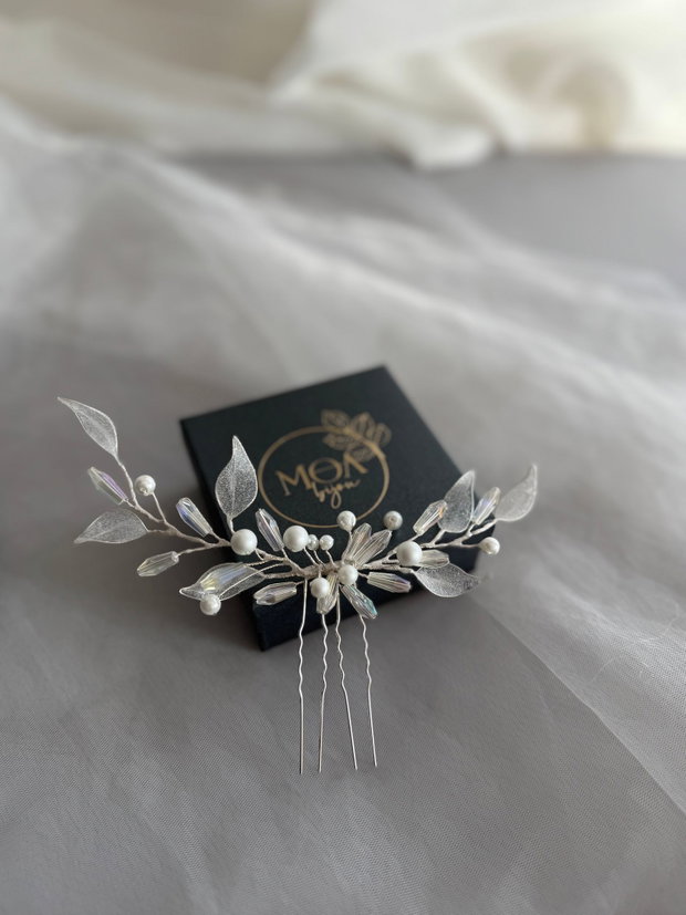 Accesoriu de par cu cristale, frunze si perle