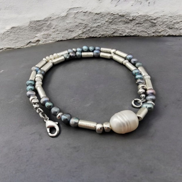 Colier cu perle de cultura si margele din ceramica CP33