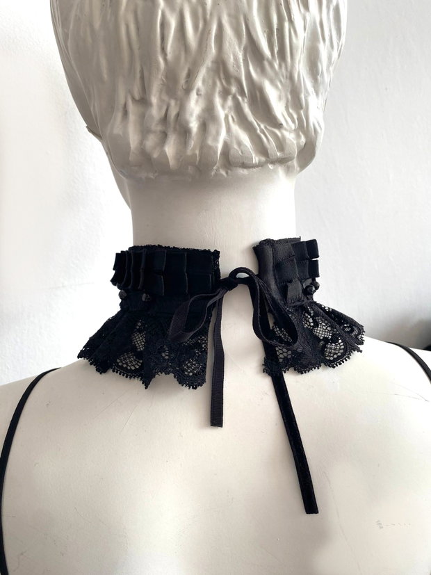 Chocker cu camee・Cristale si margele fatetate・Colier cu camee・Colier broderie