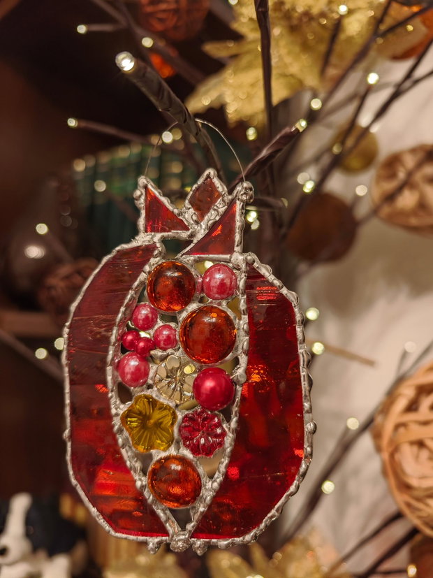 Decoratiune rodie unicat din sticla vitralii și margele sticla
