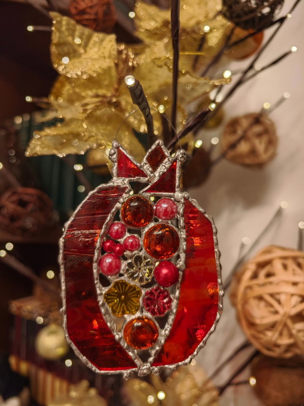 Decoratiune rodie unicat din sticla vitralii și margele sticla