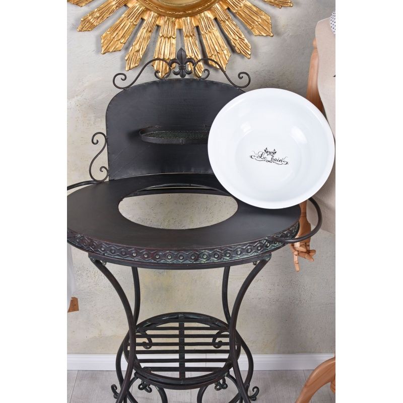 Lavoar cu un suport din fier forjat negru