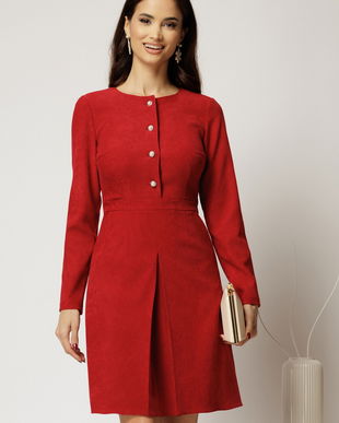 Rochie scurta bordo din catifea reiata cu pliu pe fusta si nasturi perla