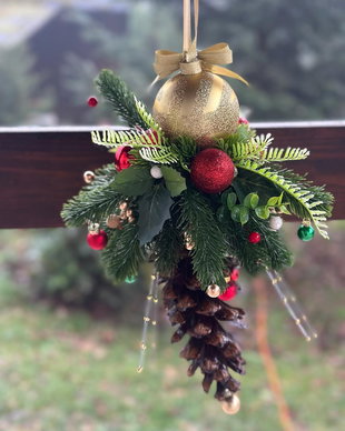 Decor suspendat Crăciun  Pinecone Gold Elegance