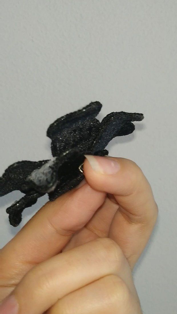 Broșă,, Diamant negru"