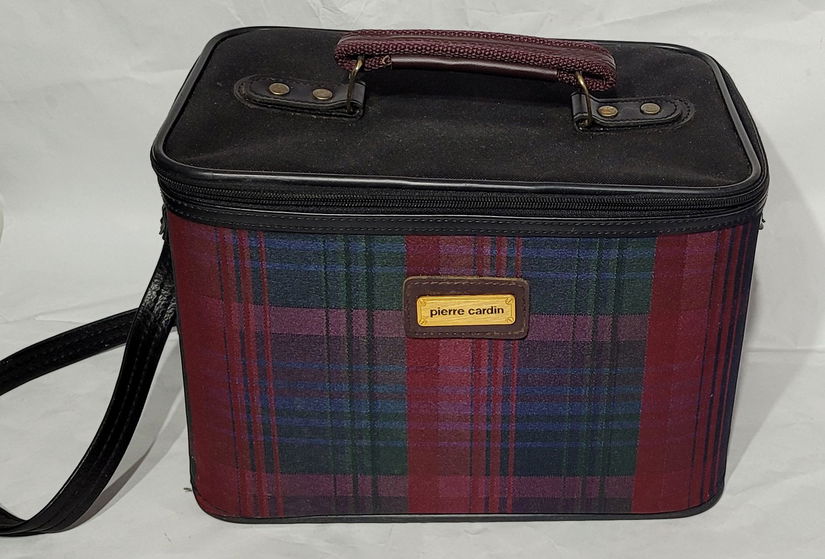 Geanta cutie vintage Pierre Cardin