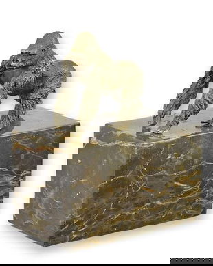 Gorila-statueta din bronz cu un soclu din marmura