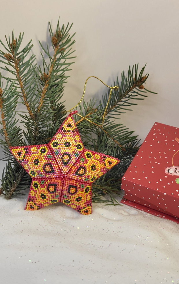 Ornament de pom din mărgele Miyuki Delica Eleganță în miniatură