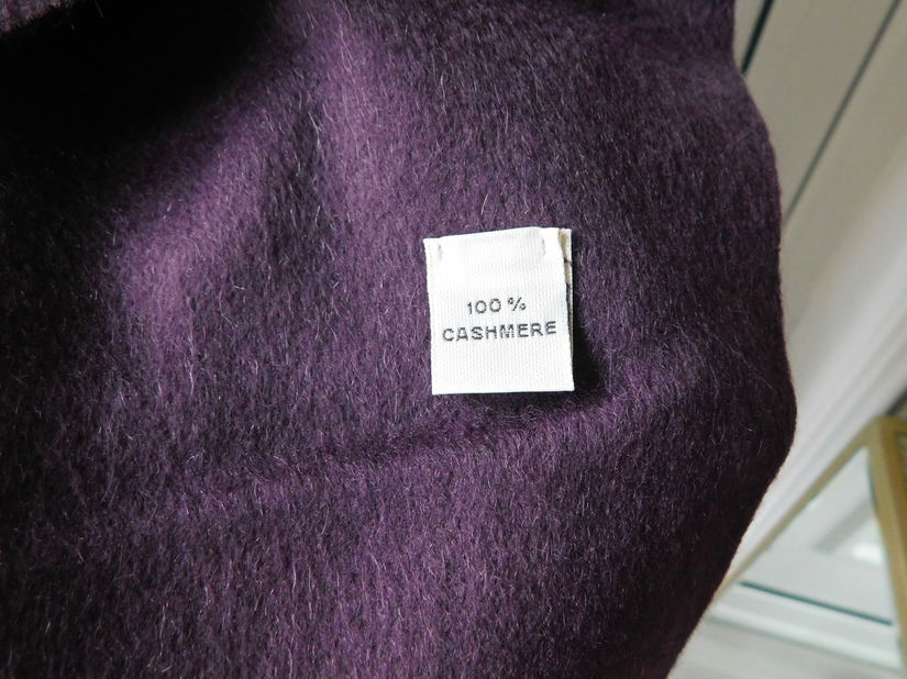 Esarfa noua casmir  100 % Italia , bratara noua  deosebita