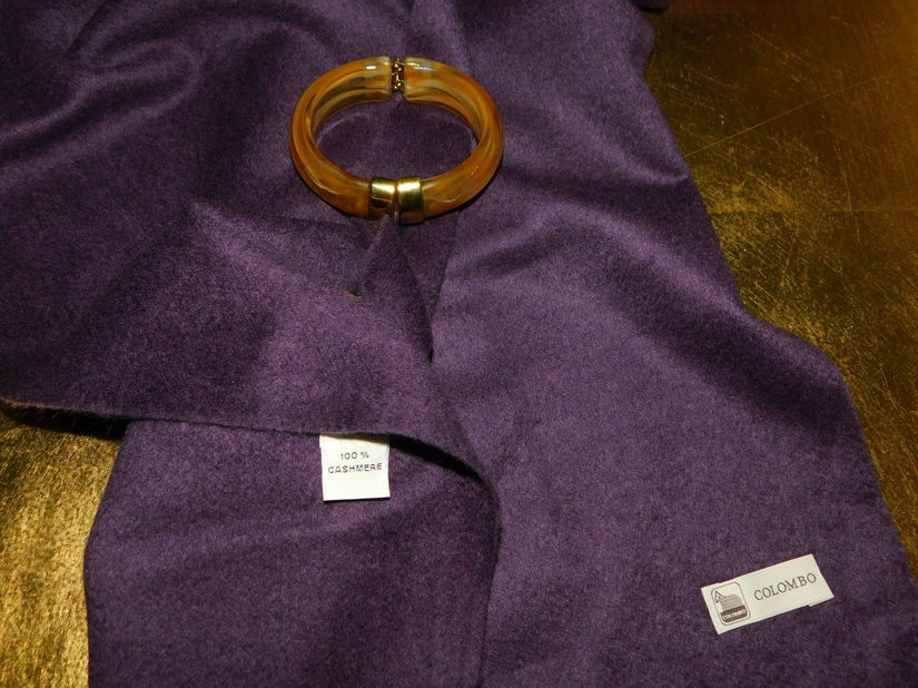 Esarfa noua casmir  100 % Italia , bratara noua  deosebita