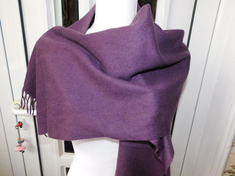 Esarfa noua casmir  100 % Italia , bratara noua  deosebita