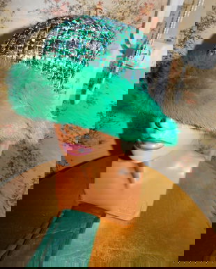 Palarioara  Italia noua , boucle , manusi noi asortate,  absolut deosebite