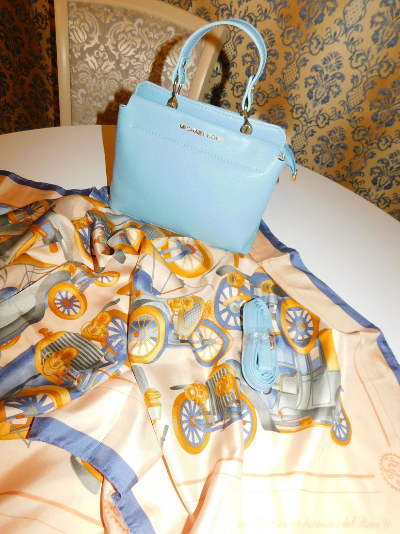 Michael Kors,  poseta  eleganta , noua,   esarfa matase naturala cadou