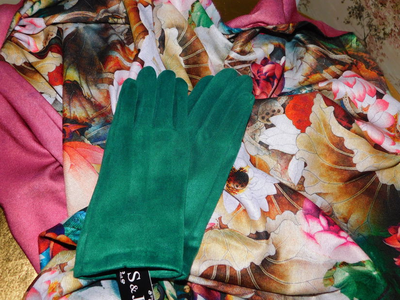 Esarfa noua casmir , multicolora  colorit  superb , manusi noi asortate