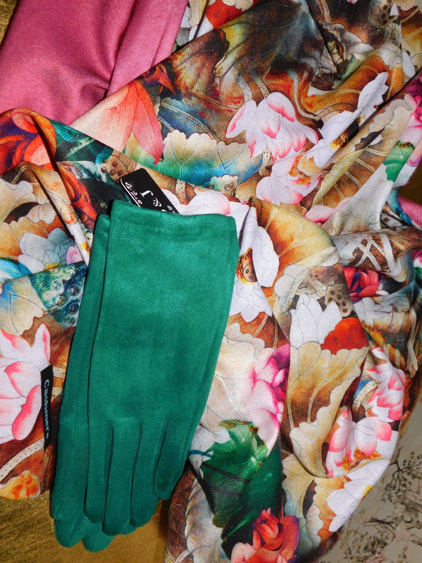 Esarfa noua casmir , multicolora  colorit  superb , manusi noi asortate