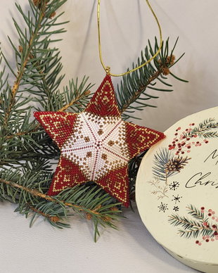 Ornament de pom din mărgele Miyuki delica Steluța Regală