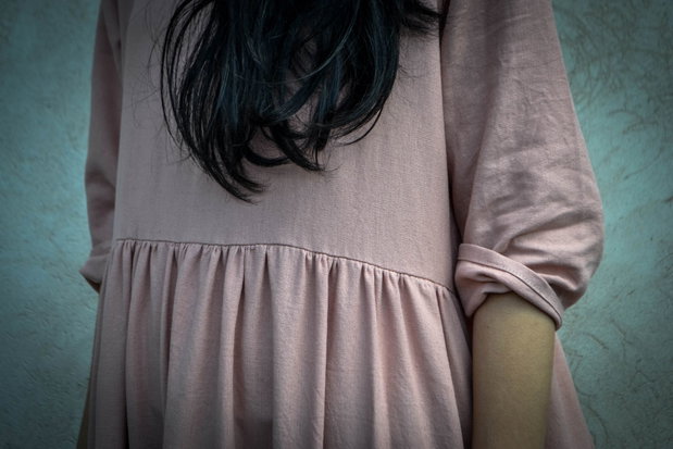 Rochie midi din in de culoare roz prăfuit