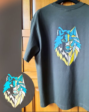 Tricou pictat manual unicat