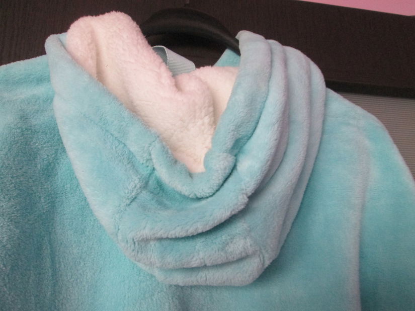 rochie scurta cu gluga 36/38