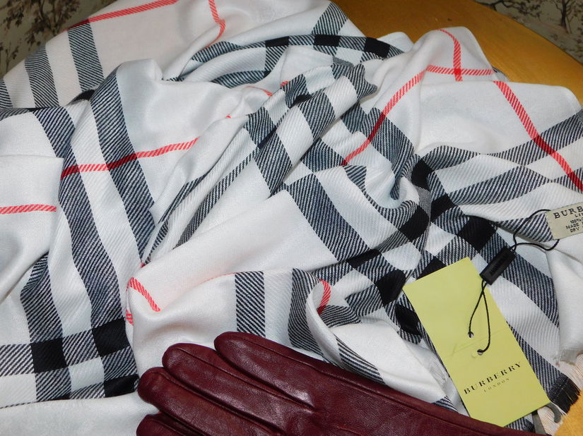 Esarfa noua casmir, etichete atasate,eleganta, manusi noi piele naturala cadou