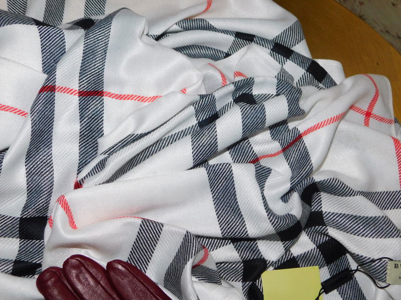 Esarfa noua casmir, etichete atasate,eleganta, manusi noi piele naturala cadou