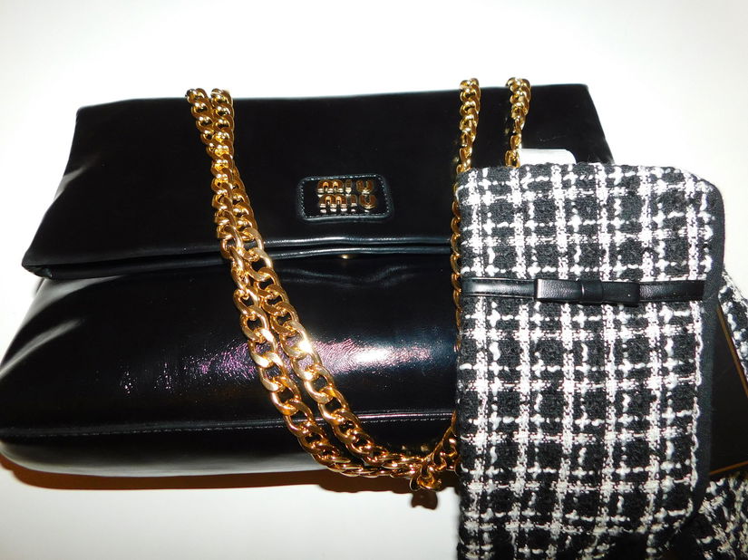 Geanta noua, lac, eleganta ,  incapatoare,  manusinoi asortate, cadou