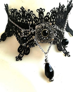 Chocker bright midnight
