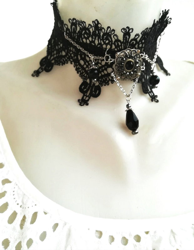Chocker bright midnight