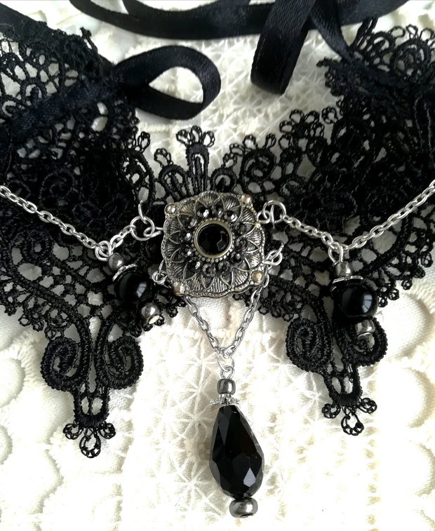 Chocker bright midnight