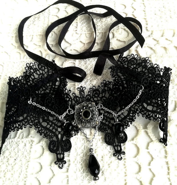 Chocker bright midnight