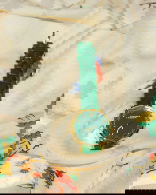 GUESS, esarfa noua ,Italia , 110 x 110 cm , originala, ceas nou, asortat , cadou