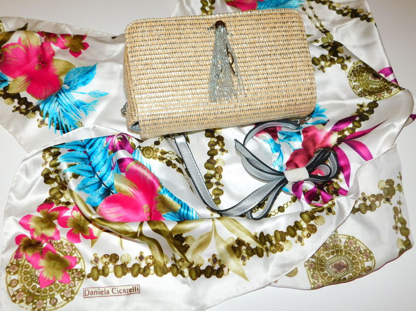 Geanta noua, esarfa noua designer , matase naturala , cadou