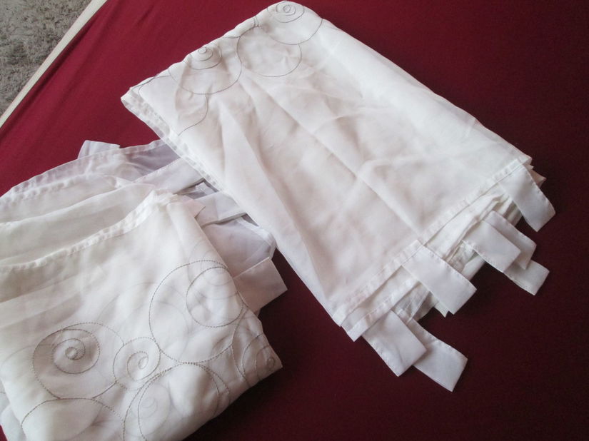 3 perdele albe lungi