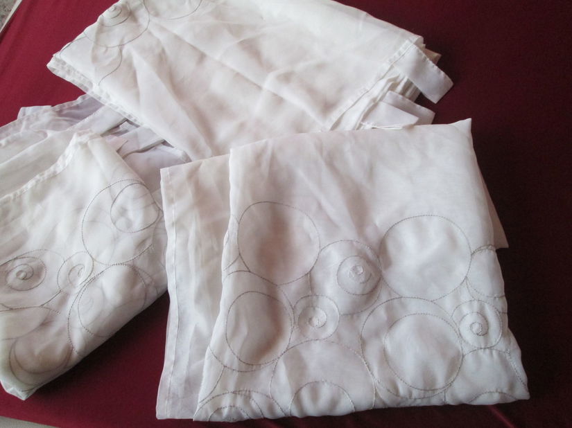 3 perdele albe lungi