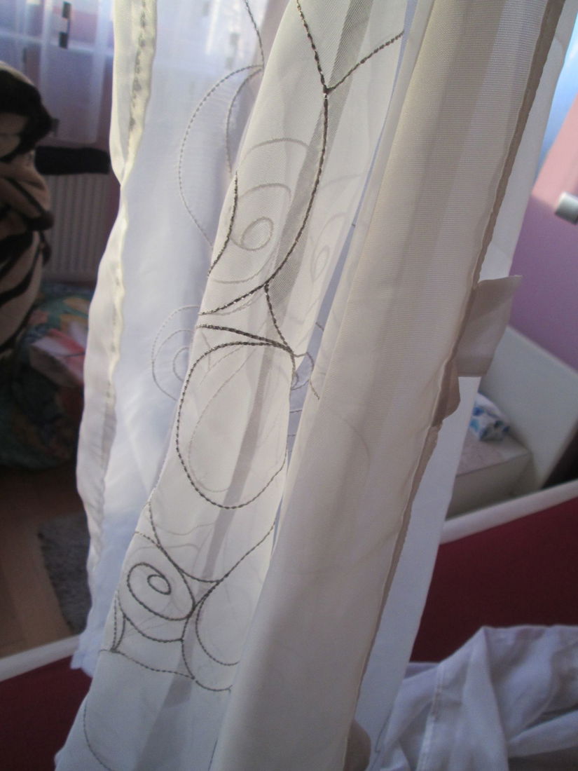 3 perdele albe lungi