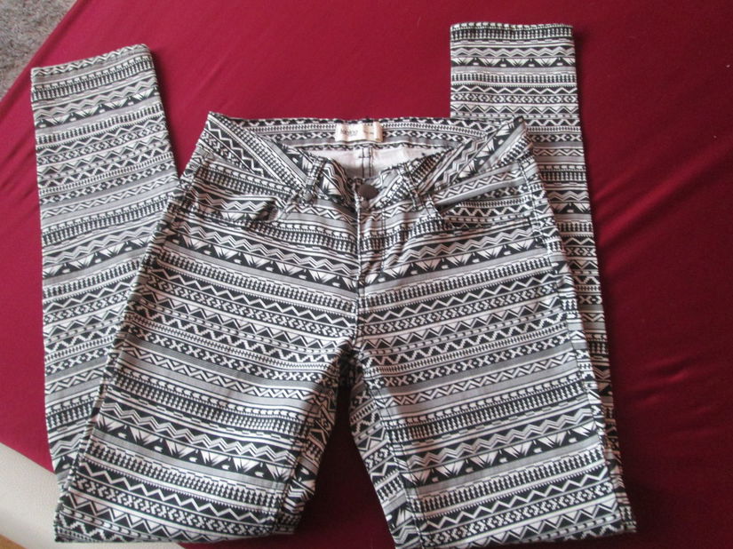 pantaloni slim cu model 36