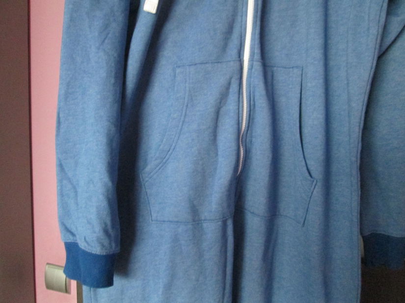 salopeta albastra  cu gluga