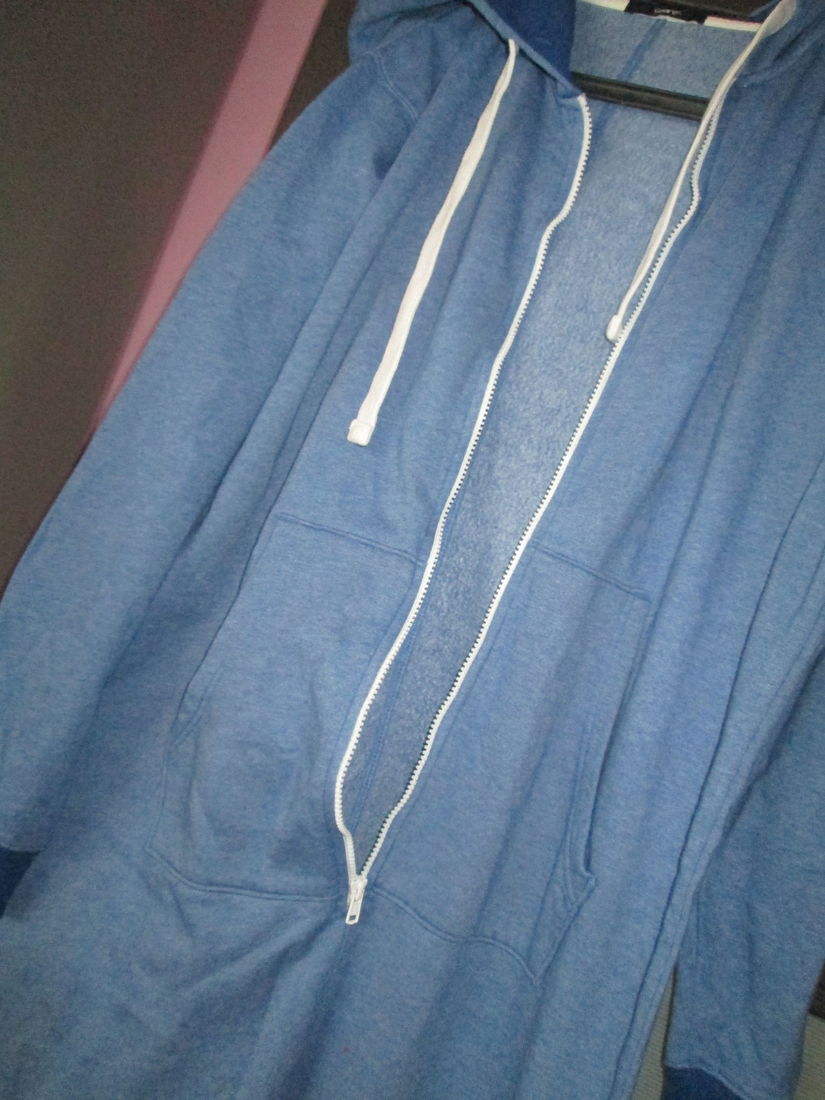 salopeta albastra  cu gluga