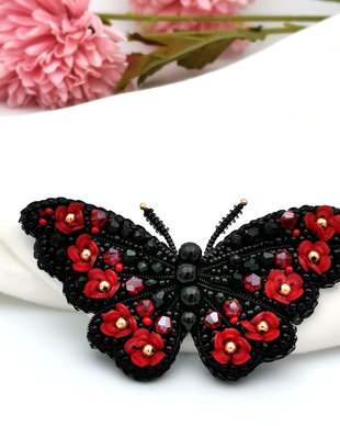 Rezervat Fluturele Dorului  Black & Red Edition