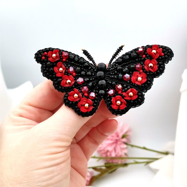 Rezervat Fluturele Dorului  Black & Red Edition